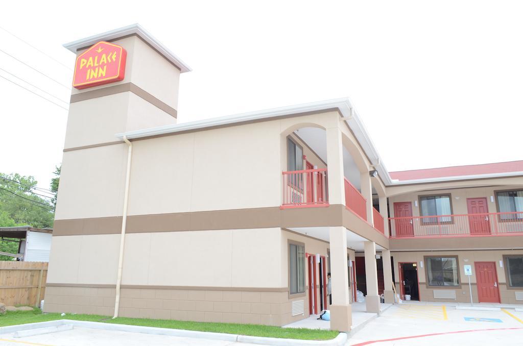 Palace Inn Sam Houston Race Park 외부 사진