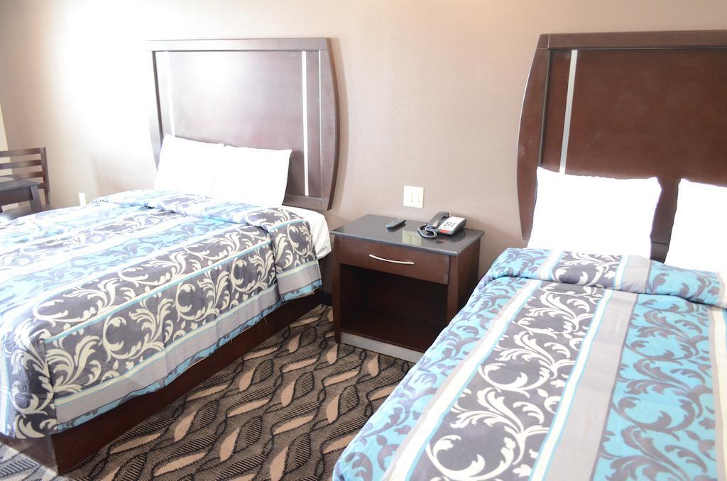 Palace Inn Sam Houston Race Park 객실 사진