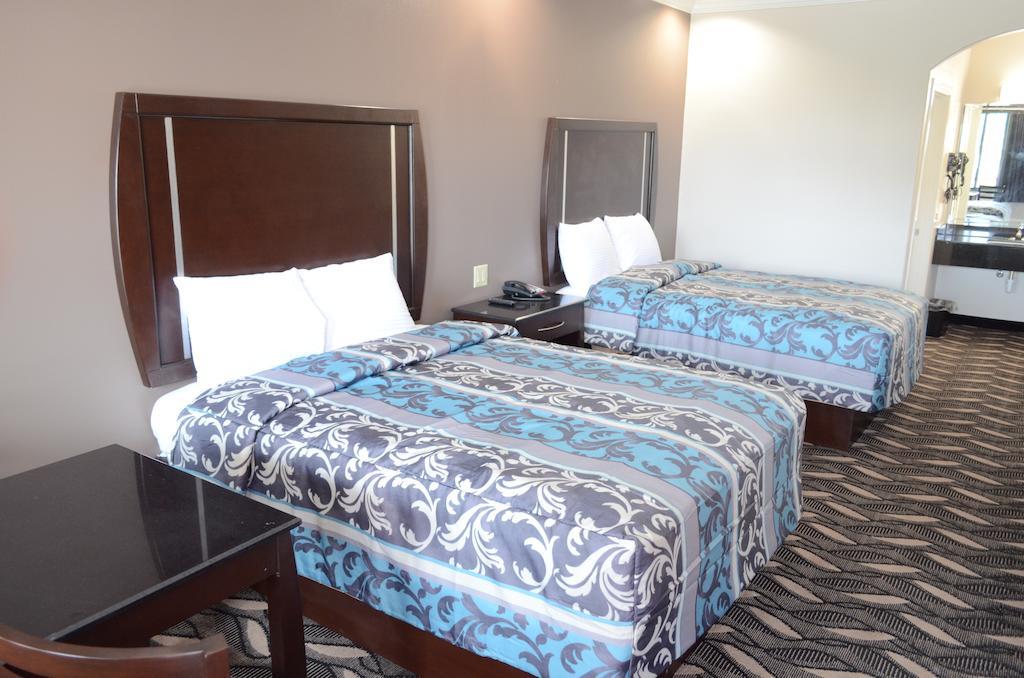 Palace Inn Sam Houston Race Park 객실 사진