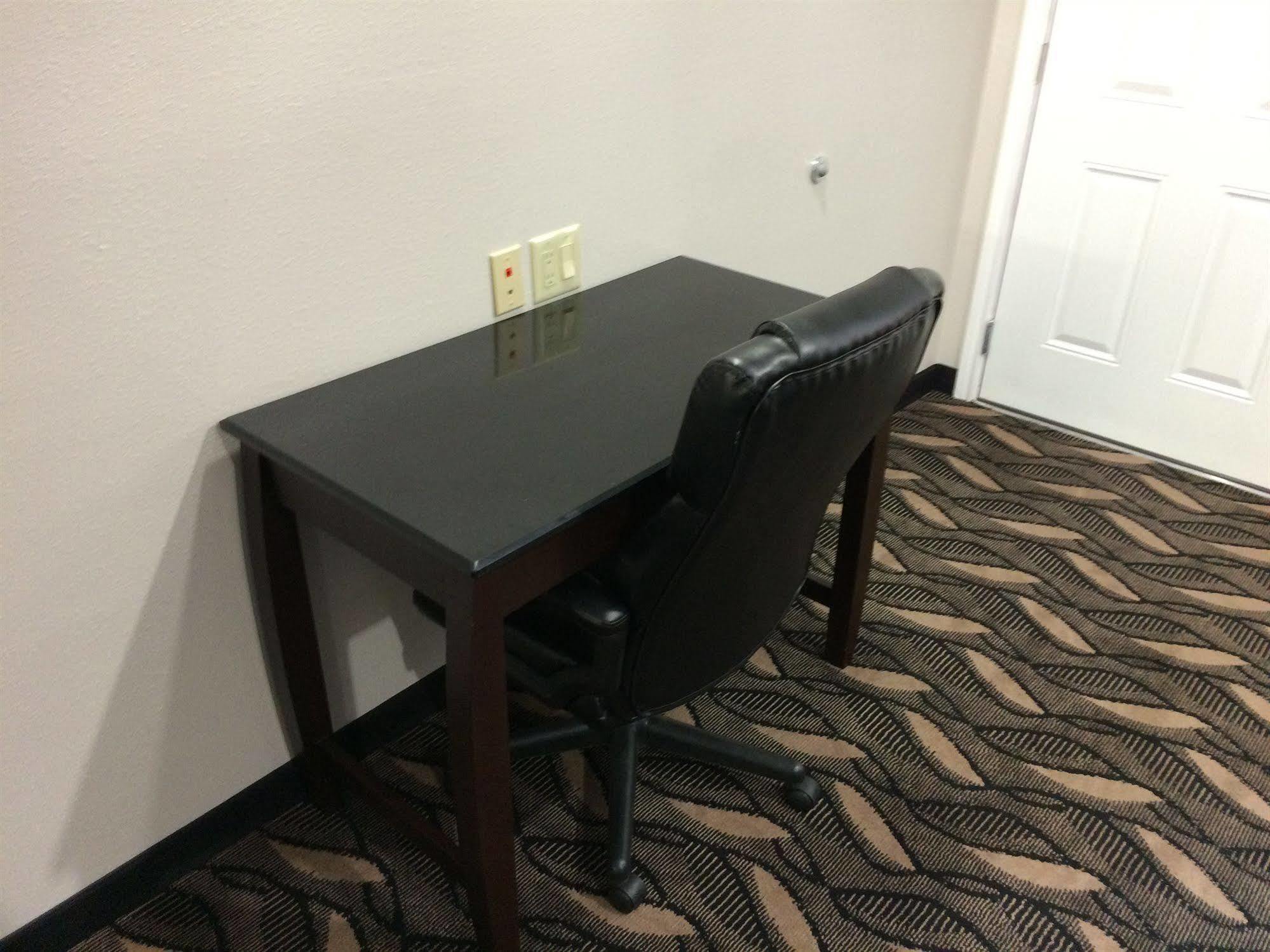 Palace Inn Sam Houston Race Park 외부 사진