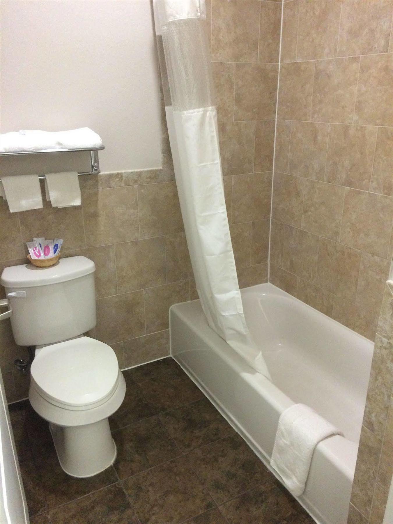 Palace Inn Sam Houston Race Park 외부 사진