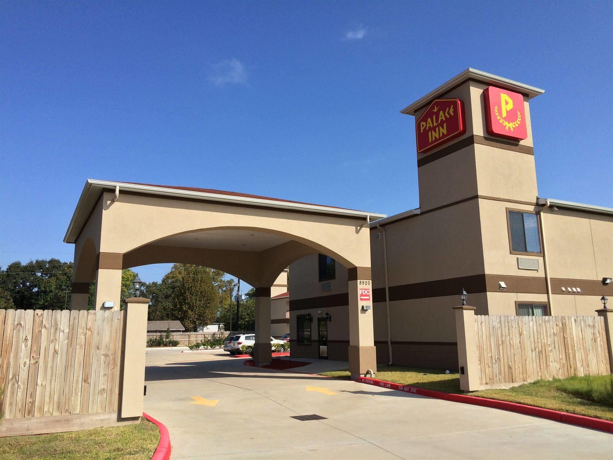 Palace Inn Sam Houston Race Park 외부 사진